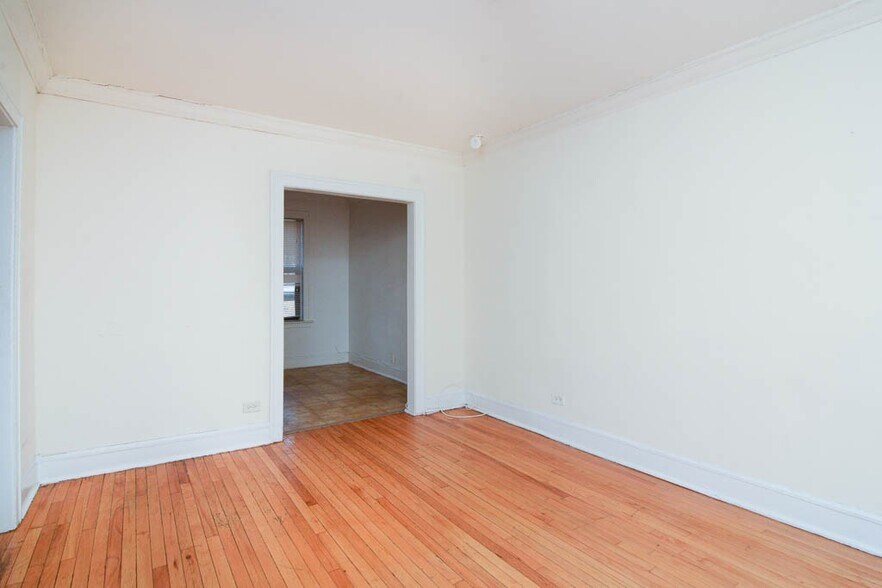 Building Photo - 2336 N Spaulding Ave