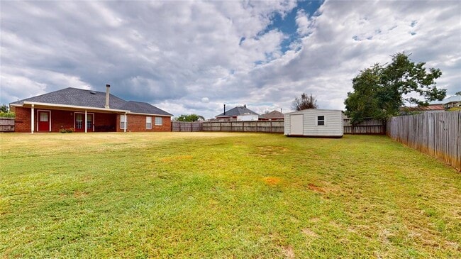 Building Photo - 275 Allen Dr