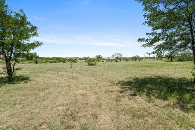 Building Photo - 10401 Arlie Rd