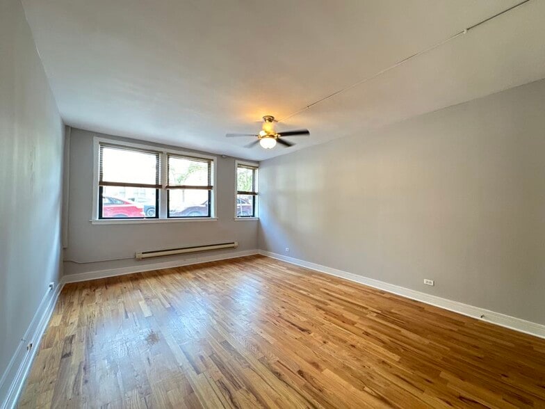 Building Photo - 1034 W George St