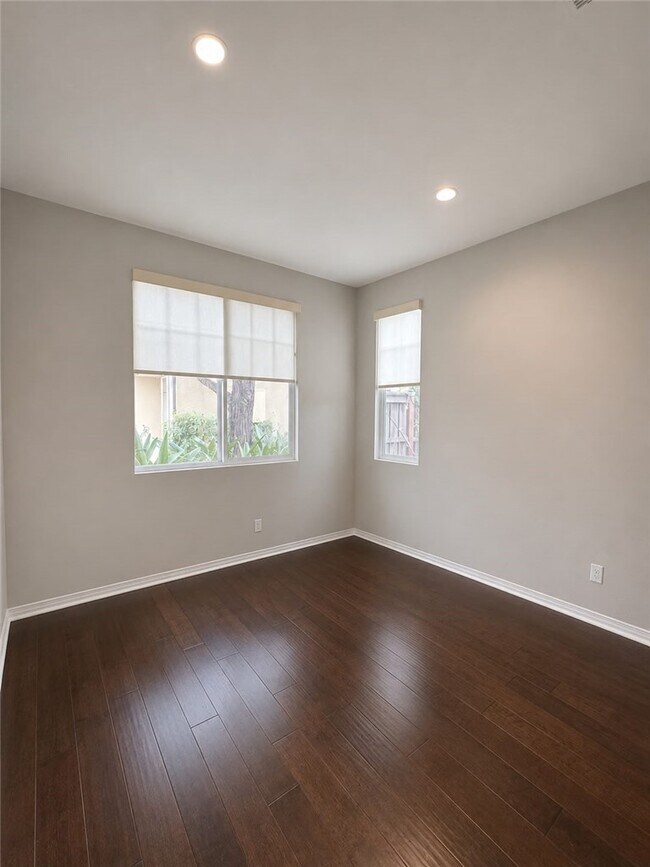 Building Photo - 2308 Navigation Cir