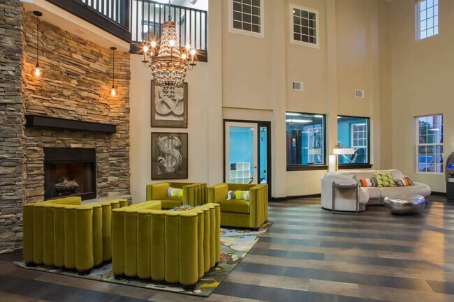 Building Photo - University Village, 136-H