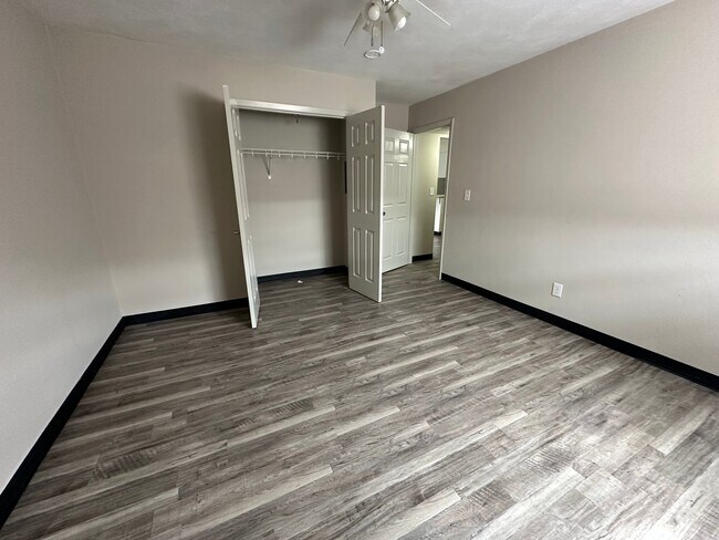 Building Photo - 911 22nd Ave