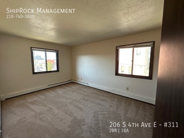 Building Photo - 206 S 4th Ave W