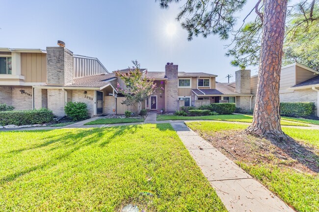 Building Photo - 2391 Crescent Park Dr