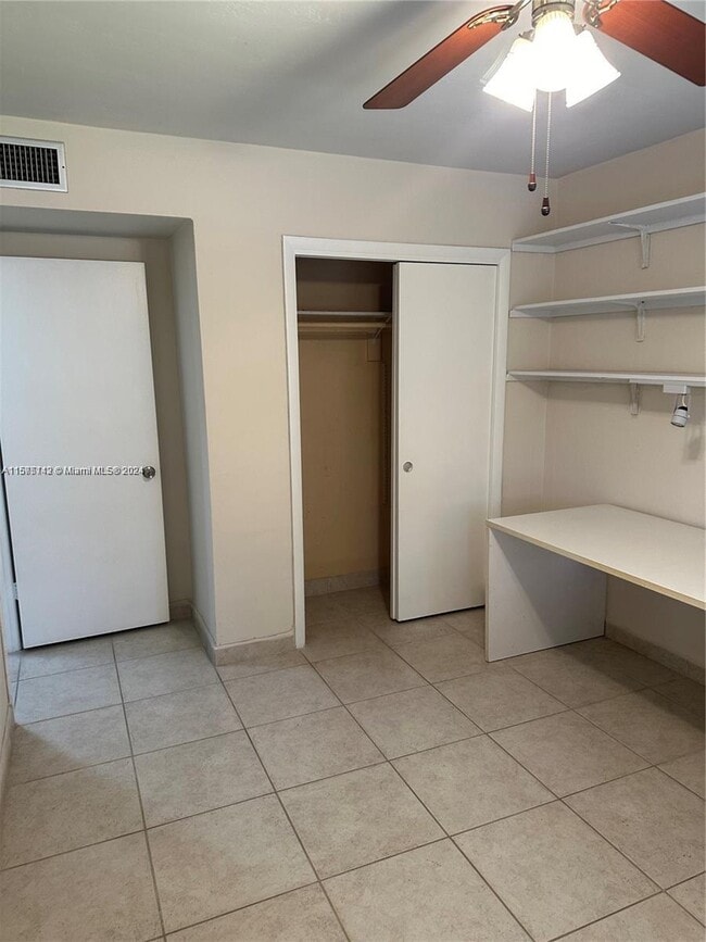 Building Photo - 9456 SW 77th Ave