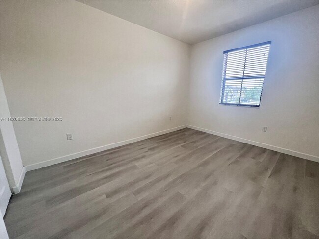 Building Photo - 15001 SW 119th Ln