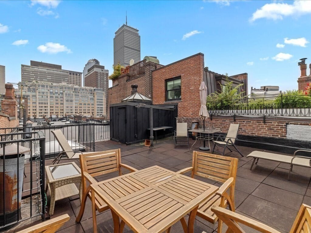 Building Photo - 228 Commonwealth Ave