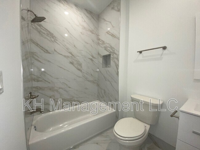 Building Photo - 976 N 45th St