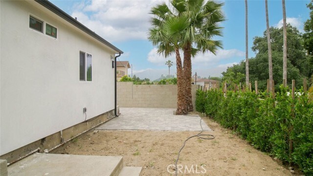 Building Photo - 10041 Leona St