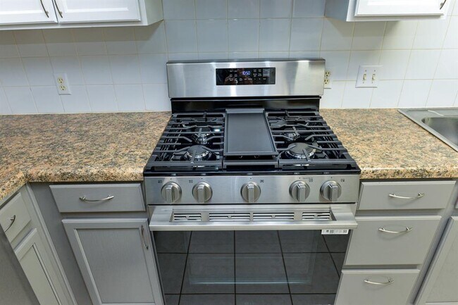 Building Photo - 2109 Kimra Ln