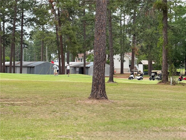 Building Photo - 28 Pine Forest Dr W