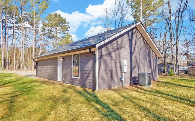 Building Photo - 43 Privet Dr