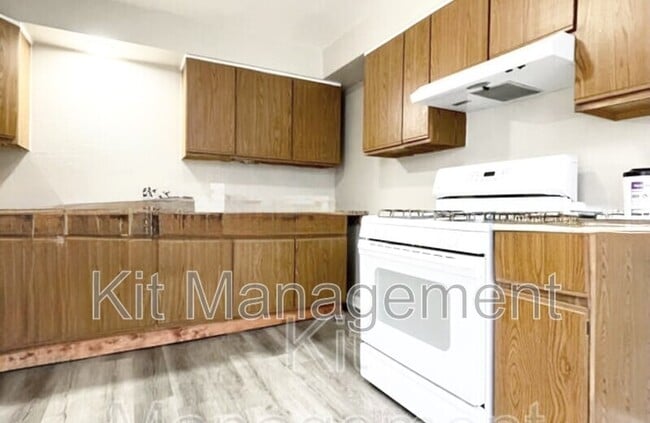 Building Photo - 2248 Broadway St