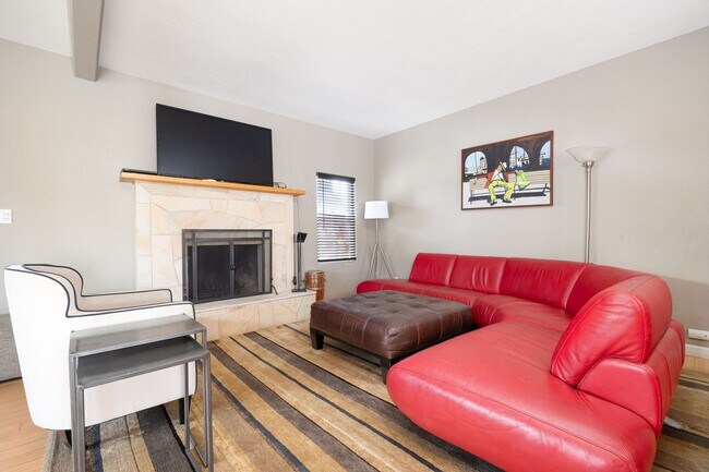 Building Photo - Rarely available 3 bedroom single family home in Sunset Cliffs!