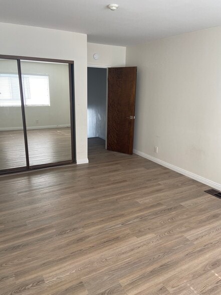 Building Photo - 2117 Carnegie Ln