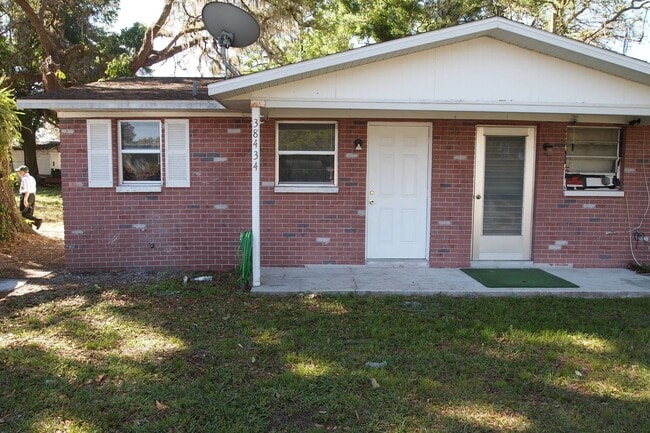 Primary Photo - One bedroom duplex close to downtown