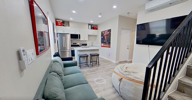 Building Photo - 5162-5166 Ewing St.