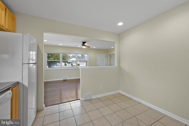 Building Photo - 244 Pomona Ave