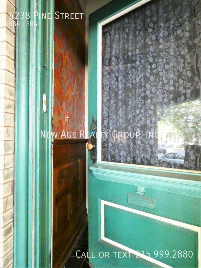 Building Photo - 4238 Pine St