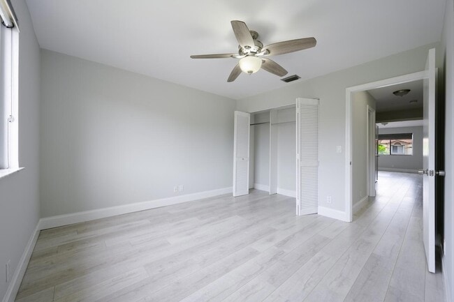 Building Photo - 6817 Via Regina