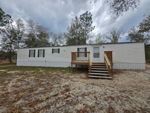 Building Photo - 2/2 Half Acre Mobile Home in Keystone Heights