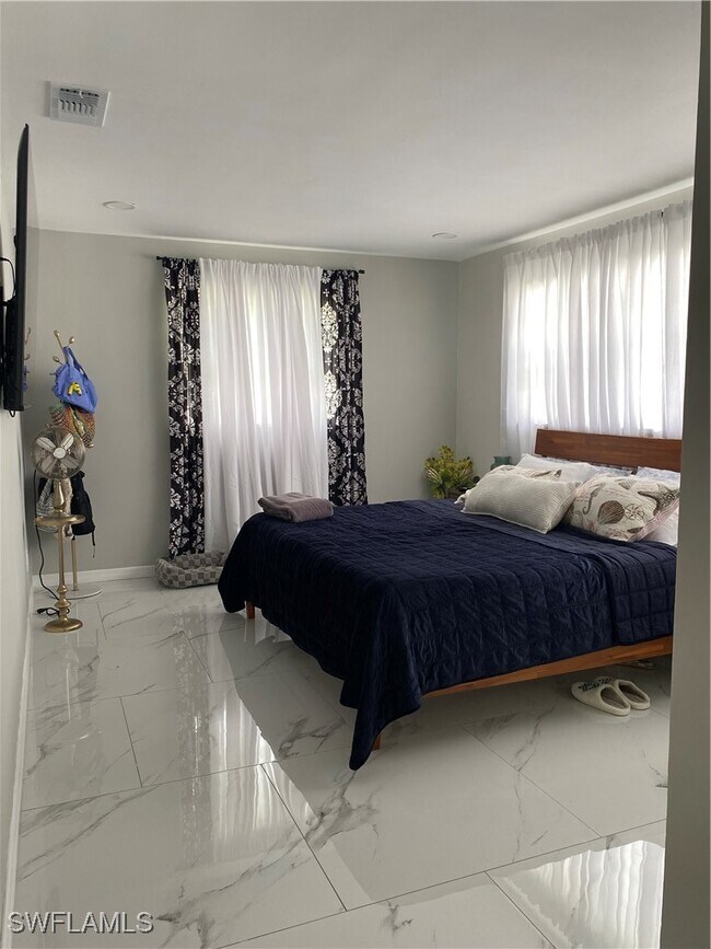 Building Photo - 1419 Shelby Pkwy