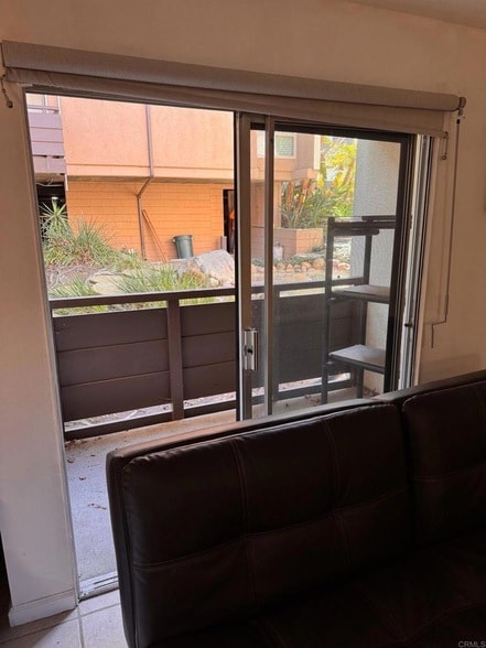 Building Photo - 1605 Hotel Cir S