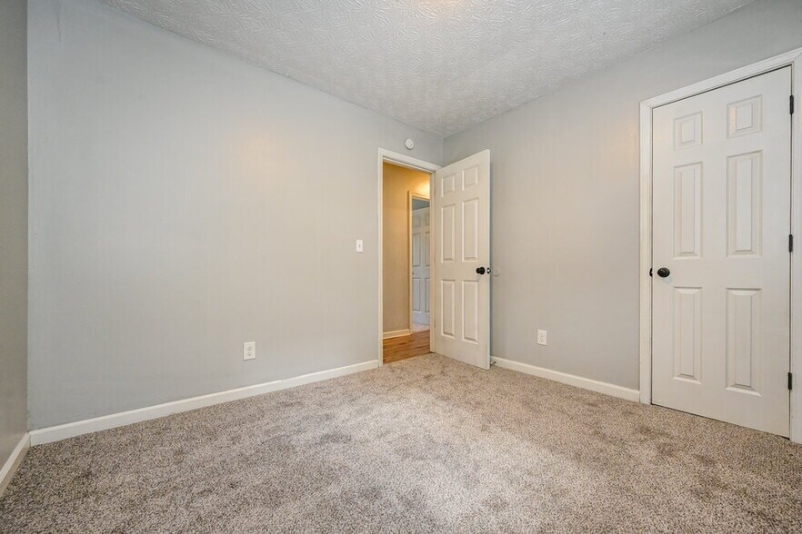 Building Photo - 2093 Phillips Rd