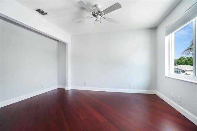 Building Photo - 1828 NW 48th Terrace