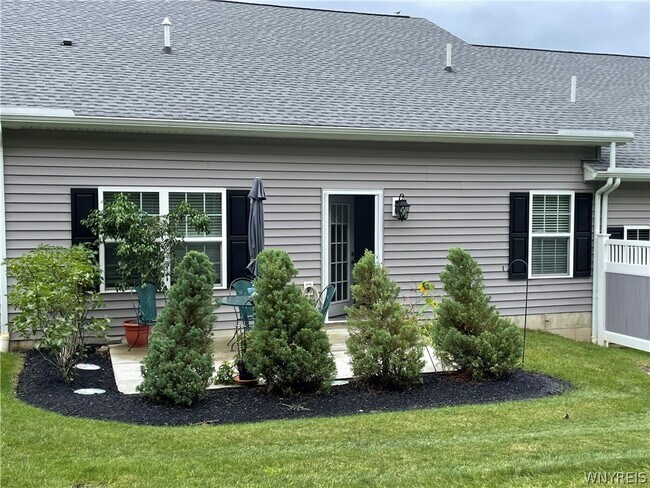 Building Photo - 5281-5287 Chestnut Ridge Rd