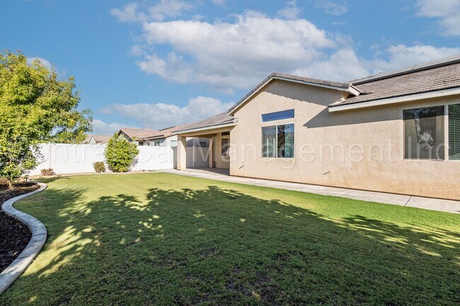 Building Photo - 4 Bedroom/3 Bath Home with Office and Paid Solar - $3295 Per Month!