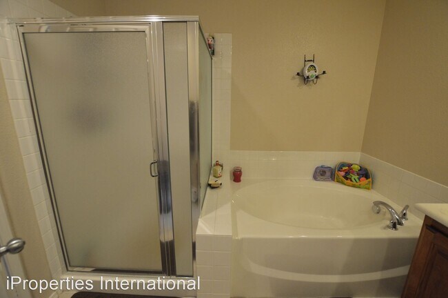 Building Photo - 3 br, 2.5 bath House - 9137 Starling Wing Pl