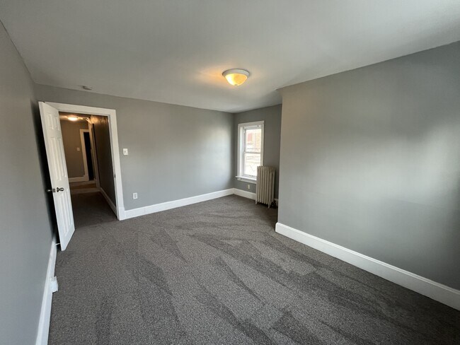 Building Photo - 800 S 27th St