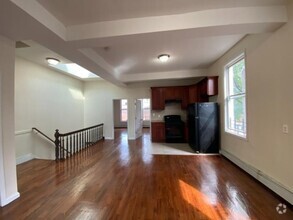 Building Photo - 4 bedroom in BRONX NY 10452