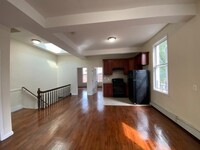 Building Photo - 4 bedroom in BRONX NY 10452