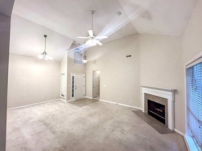 Building Photo - 125 Oxmoor Dr