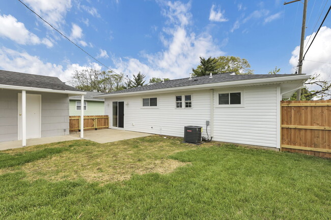 Building Photo - 2817 Woodgrove Dr