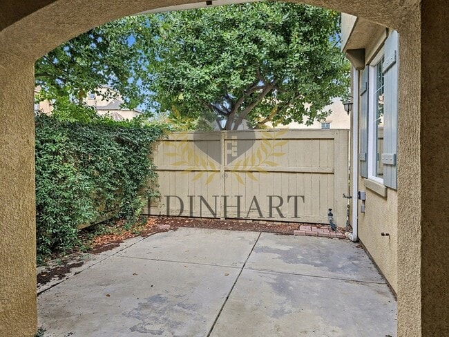 Building Photo - 3828 Trenton Ln