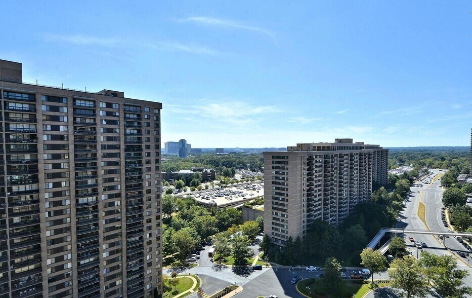 Building Photo - 3701 S George Mason Dr