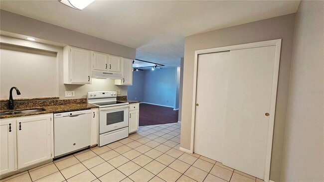 Building Photo - 12112 Rotuma St