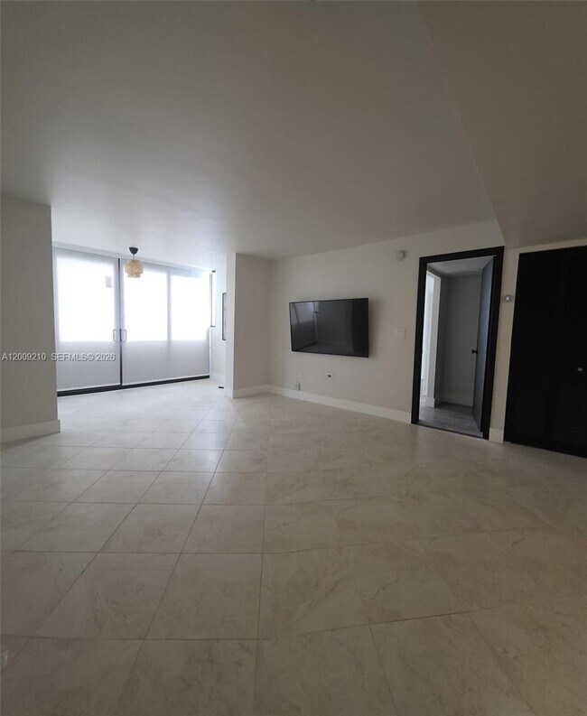Building Photo - 250 Galen Dr