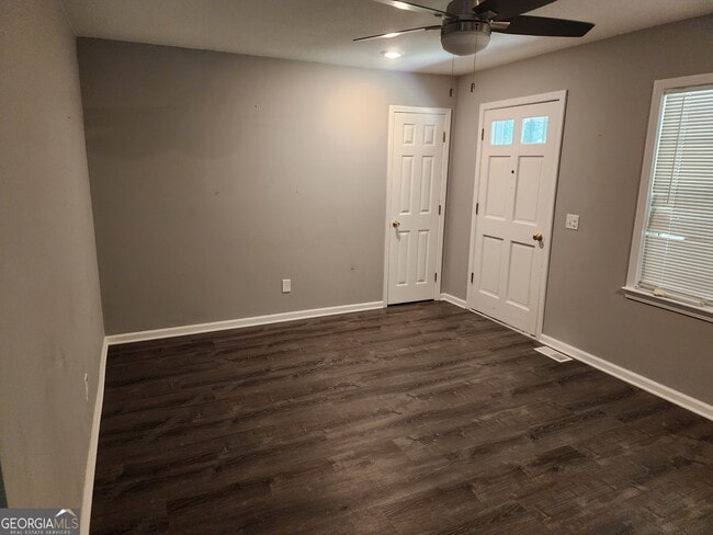 Building Photo - 335 Gilmer St