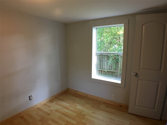 Building Photo - 505 Youpon Dr