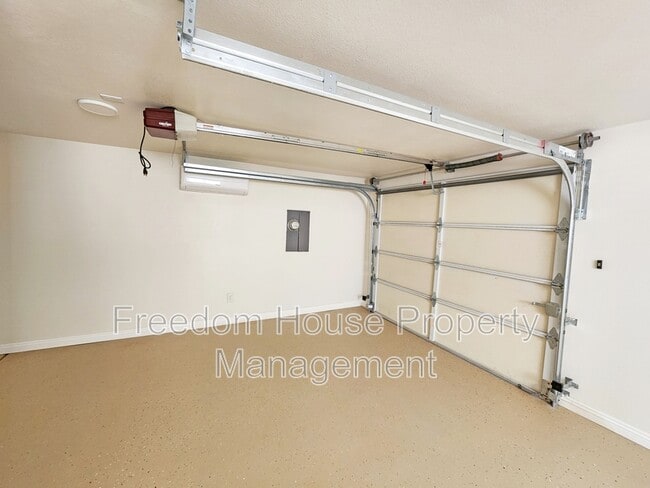 Building Photo - 5391 Money St