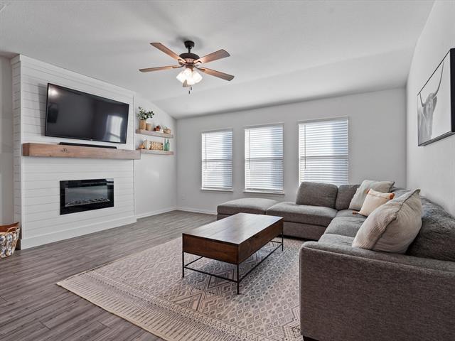 Building Photo - 6202 Halton Dr.