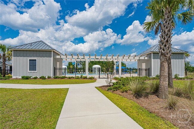Building Photo - 1004 Bergamot Rd