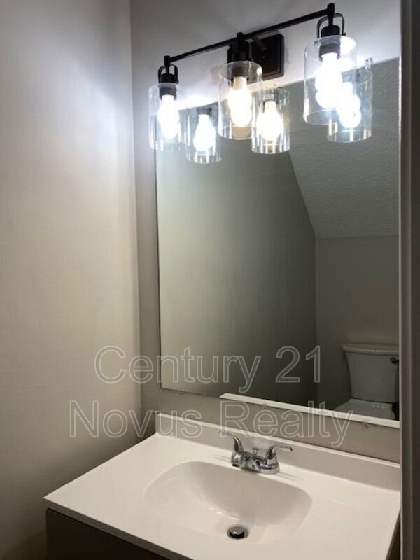 Building Photo - 735 South St