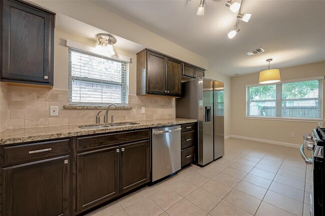 Building Photo - 25907 Glen Loch Dr