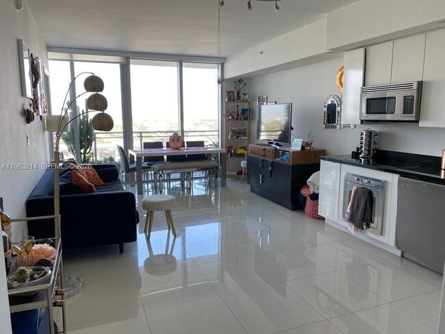 Building Photo - 92 SW 3rd St